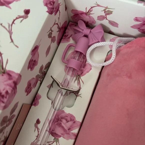 Stanley Pink and White Insulated Water Bottle - Picture 4 of 8